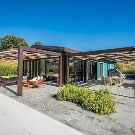 White Oleander Etna And Pool Villa